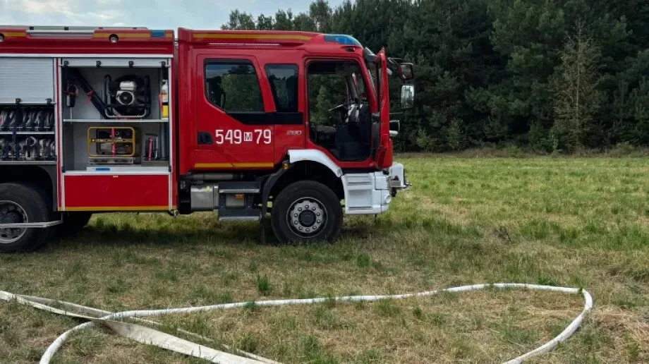Pożar auta w Szulborzu Wielkim. Szybka akcja strażaków