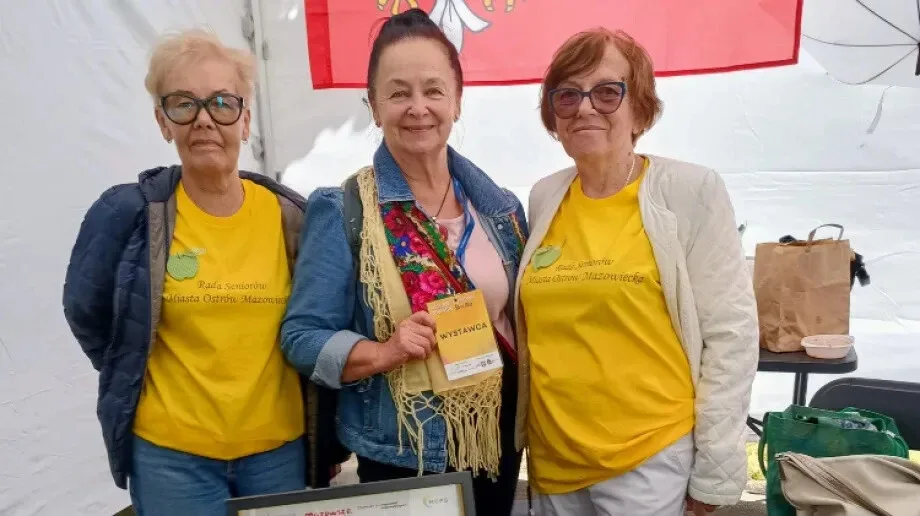 Tańce, śpiew i kolorowy marsz! Seniorzy z Ostrowi podbili stolicę (zdjęcia)