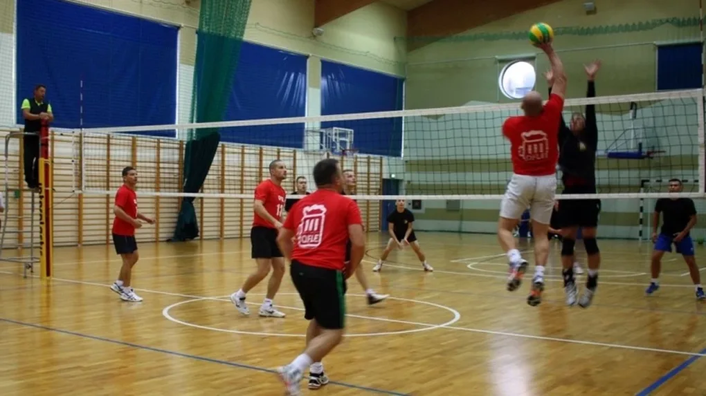 Wystartowała ostrowska liga siatkówki (zdjęcia)