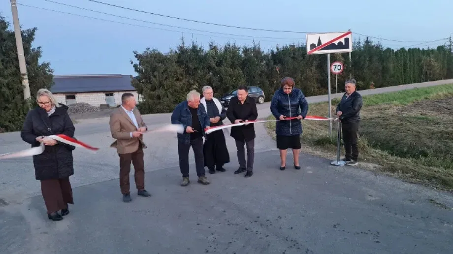 Otwarcie i poświęcenie nowej drogi gminnej w Mianowie
