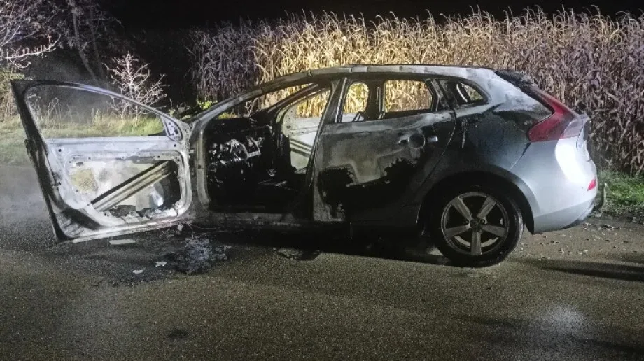 Pożar samochodu osobowego na terenie gminy Wąsewo (zdjęcia)