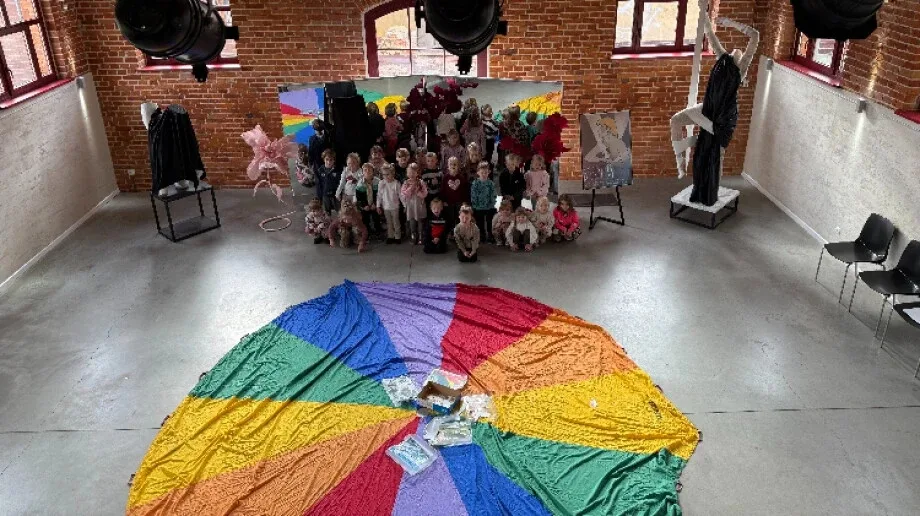 Mali odkrywcy sztuki w Jatkach (zdjęcia)