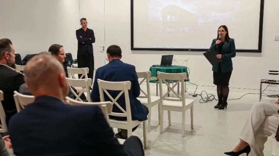 Wernisaż wystawy o kulturze romskiej w Ostrowi Mazowieckiej (zdjęcia)