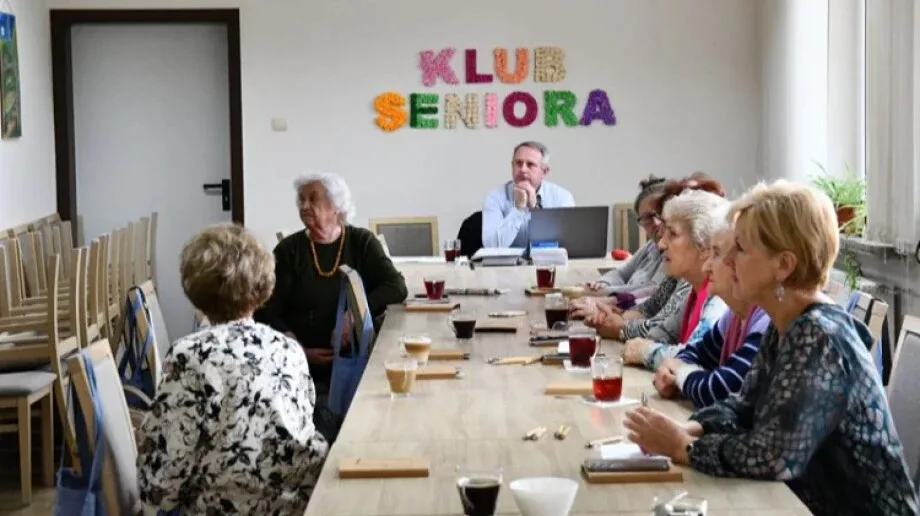 Seniorzy z Broku uczą się, jak płacić mniej za prąd i dbać o zdrowie (zdjęcia)