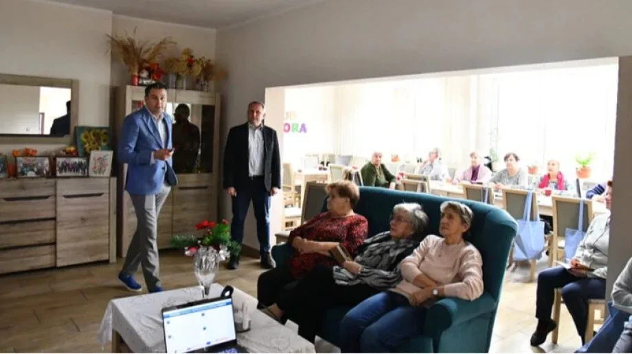 Seniorzy z Broku uczą się, jak płacić mniej za prąd i dbać o zdrowie (zdjęcia)