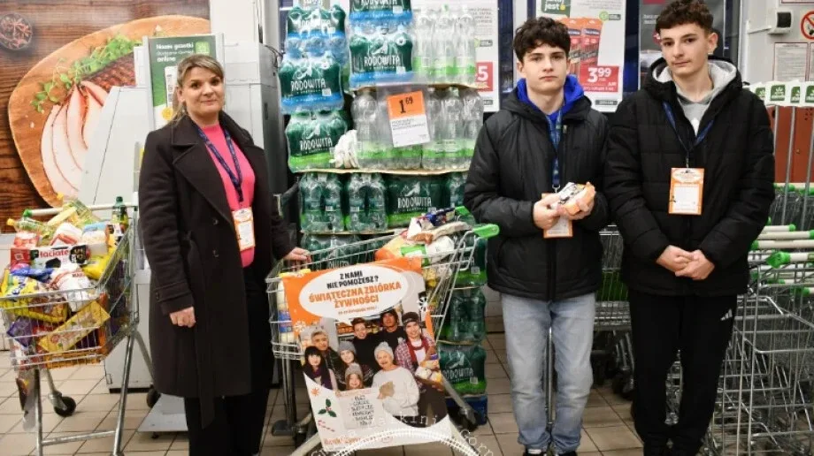 Zebrali ponad 700 kilo jedzenia! Małkinia Górna ruszyła z pomocą przed świętami (zdjęcia)