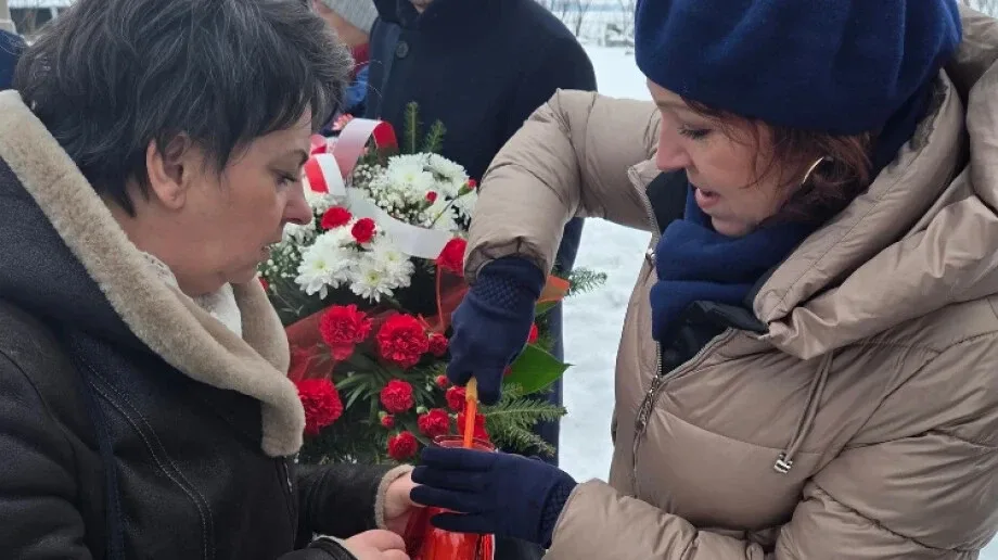 Uroczystości w Bogutach-Piankach. Złożono kwiaty i zapalono znicze (zdjęcia)