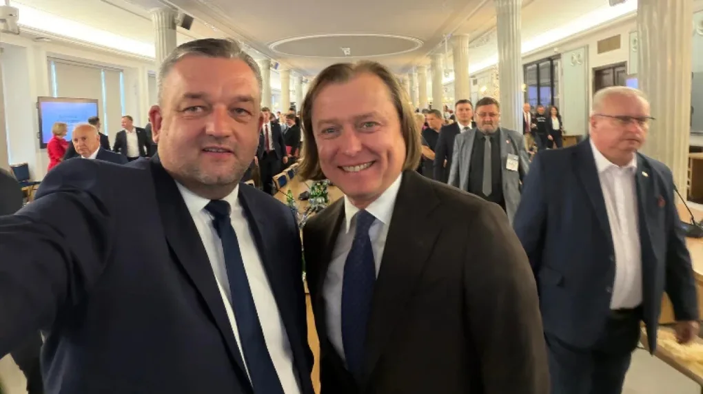 Burmistrz Ostrowi Mazowieckiej na konferencji o dezinformacji i bezpieczeństwie (zdjęcia)