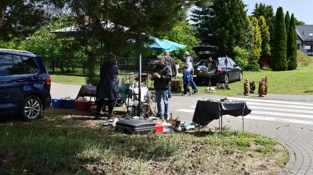 II Nadbużański Targ Staroci w Broku. Deszcz nie zatrzymał pasjonatów i kolekcjonerów (zdjęcia)