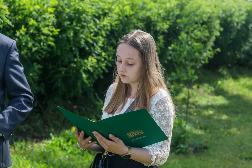 Aleja Dębów powstała na terenie "Ekonomika" (zdjęcia)