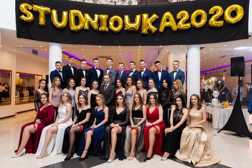 Studniówka uczniów ostrowskiego Kopernika (zdjęcia, wideo)