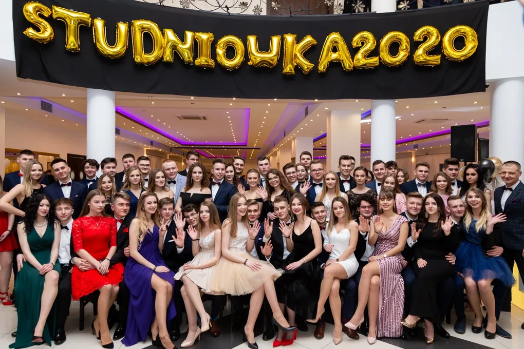 Studniówka uczniów ostrowskiego Kopernika (zdjęcia, wideo)
