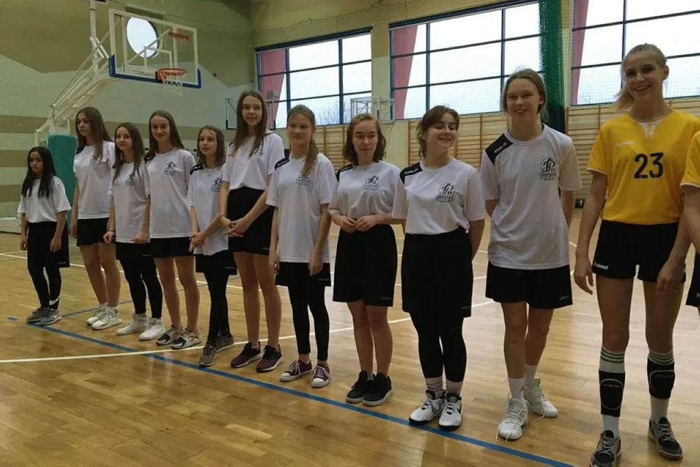 Uczennice "dwójki" mistrzyniami powiatu w koszykówce (zdjęcia)