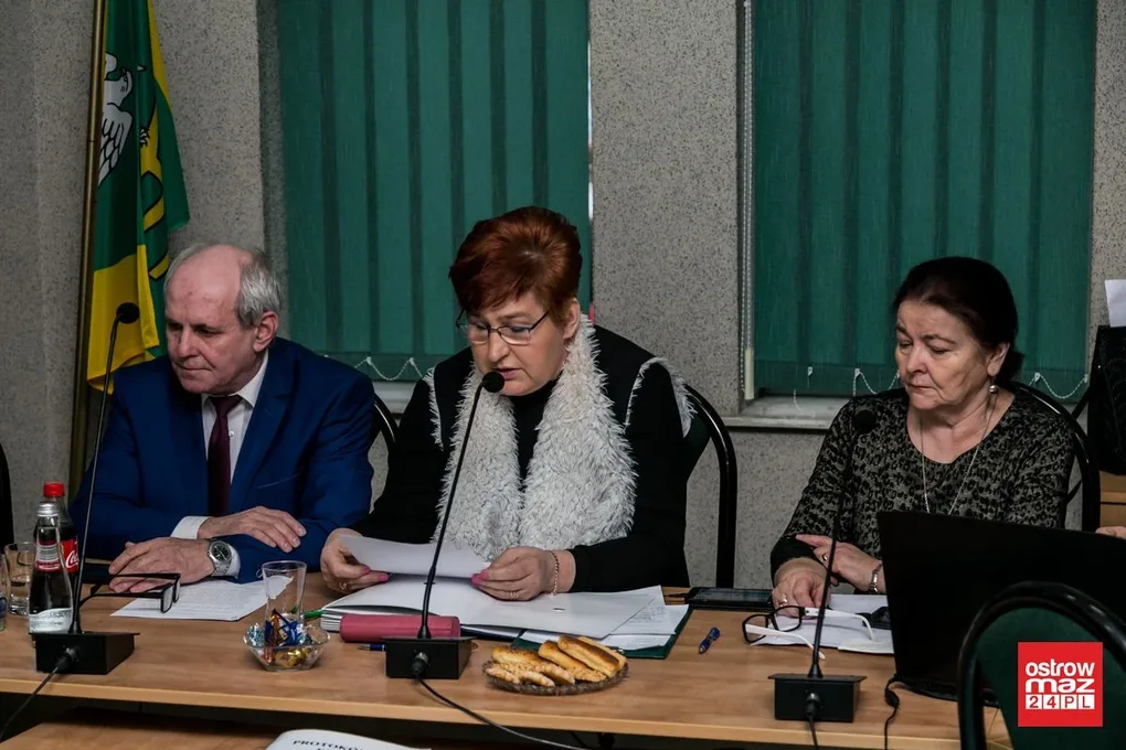 Gmina Ostrów Mazowiecka zbankrutuje? Zamknięto trzy szkoły (zdjęcia, wideo)