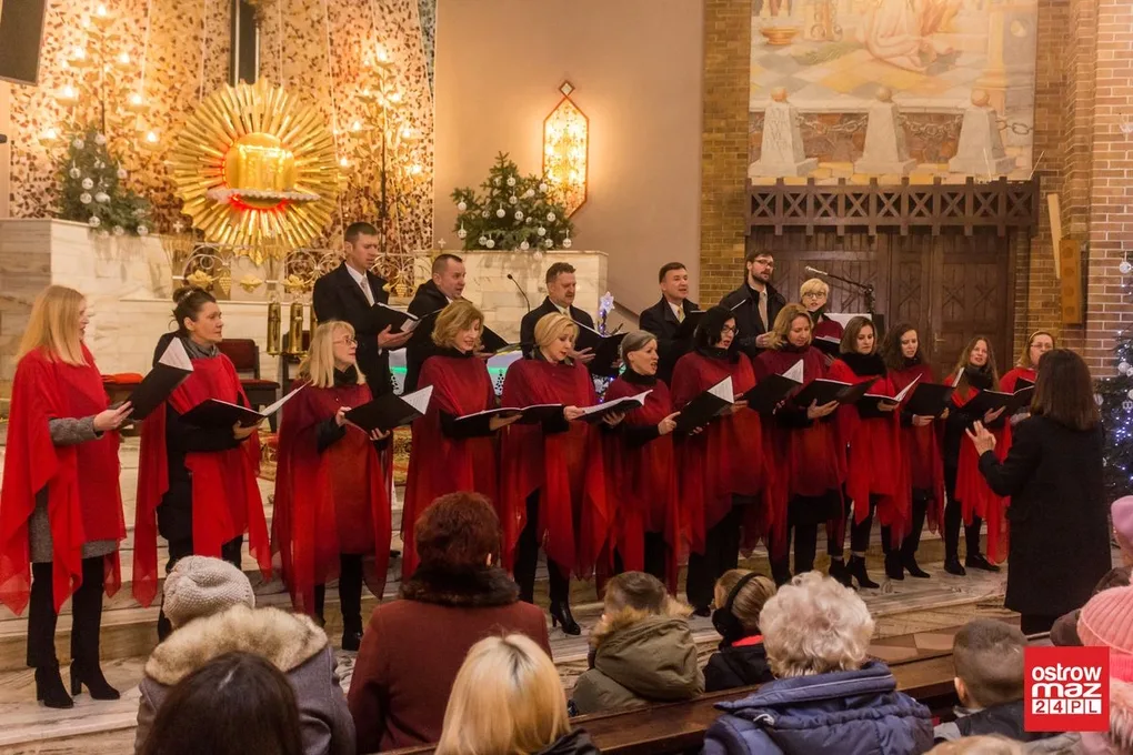 Koncert ostrołęckiego chóru w Małkini Górnej (zdjęcia)