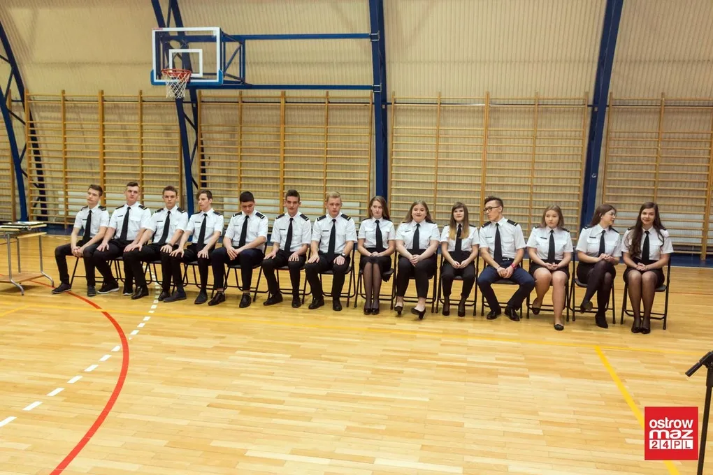 Ślubowanie uczniów Technikum Lotniczego w Nagoszewie (zdjęcia, wideo)