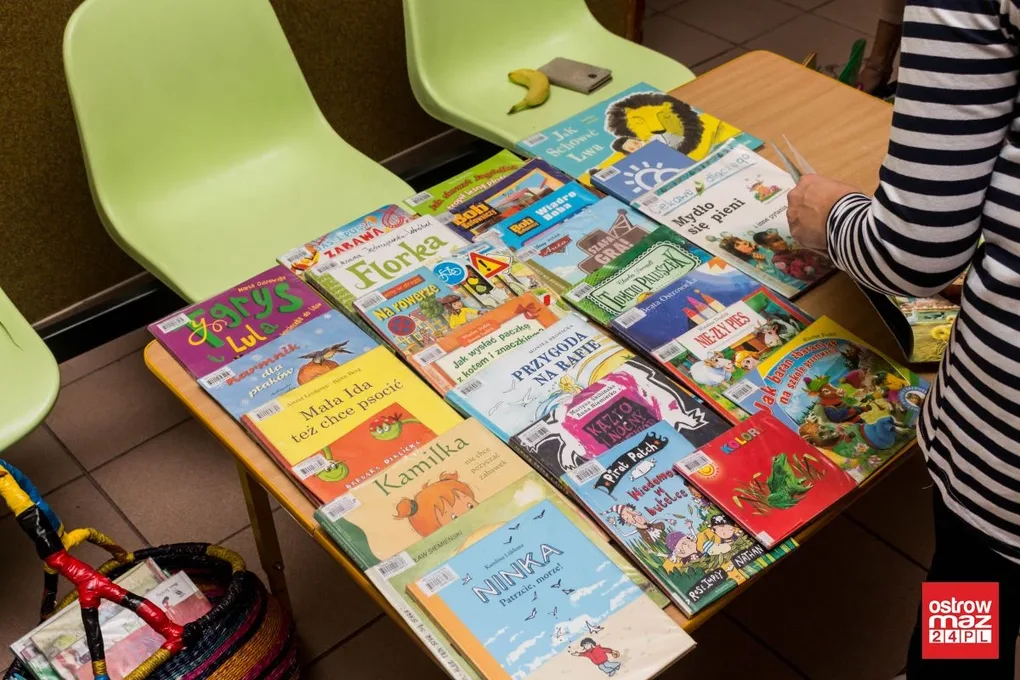 Mobilna biblioteka w oddziale przedszkolnym w "dwójce" (zdjęcia)