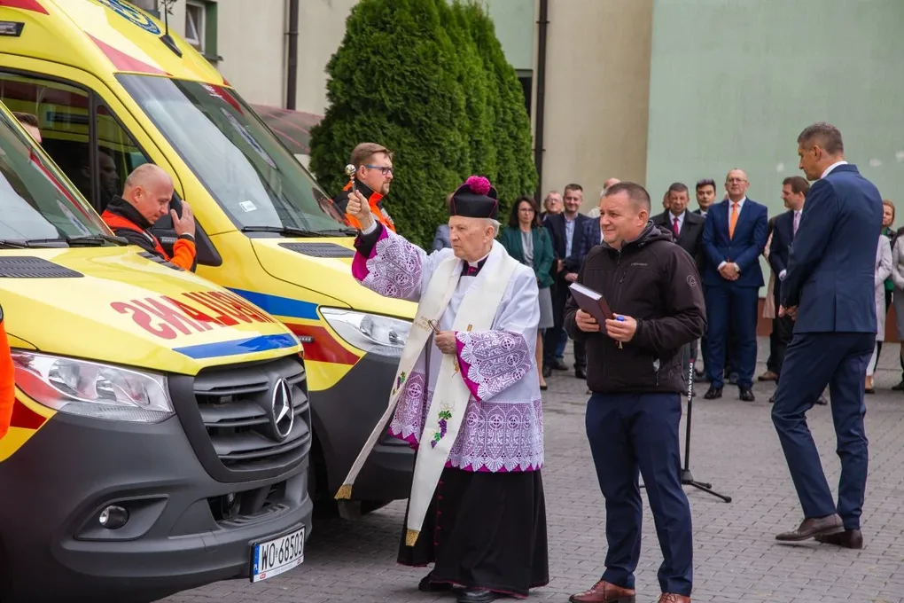 Cztery nowe ambulanse dla Meditransu (zdjęcia)