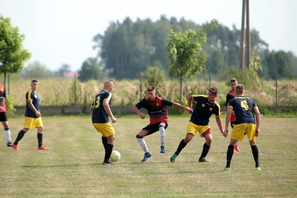 GKS Andrzejewo remisuje na inaugurację B klasy (zdjęcia)