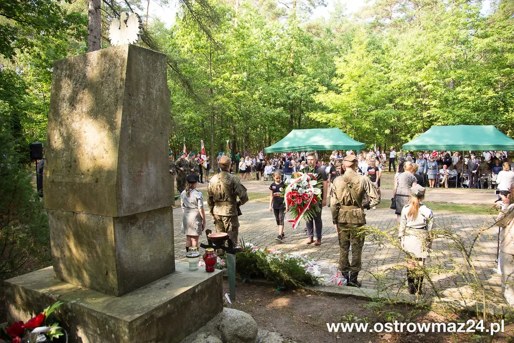 Pod Pecynką uczcili pamięć bohaterów (zdjęcia, wideo)