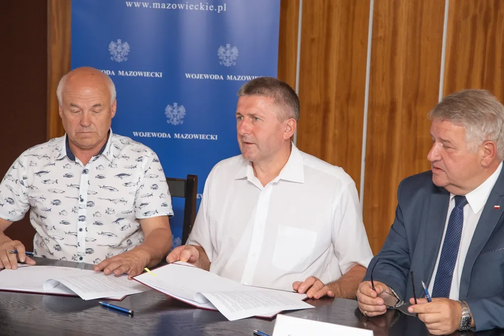Podpisano umowy na dofinansowanie przewozów autobusowych (zdjęcia)