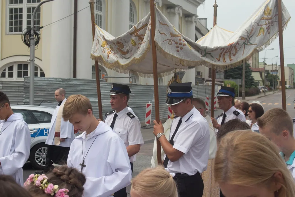 Procesje Bożego Ciała przeszły ulicami miasta (zdjęcia, wideo)