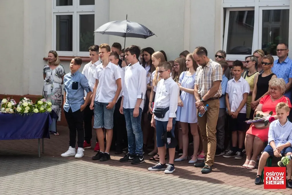 "Jedynka" odpoczywa. Uczniowie zakończyli rok szkolny (zdjęcia)