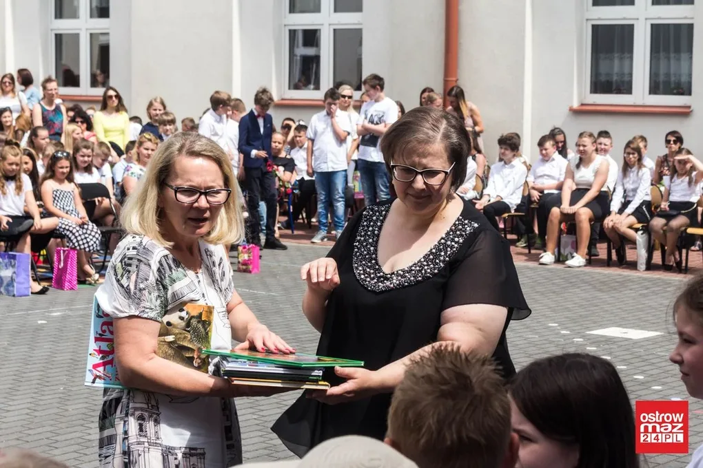 "Jedynka" odpoczywa. Uczniowie zakończyli rok szkolny (zdjęcia)