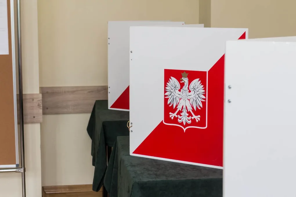 Trwają wybory. Mieszkańcy Ostrowi głosują, zagłosuj i ty (zdjęcia)