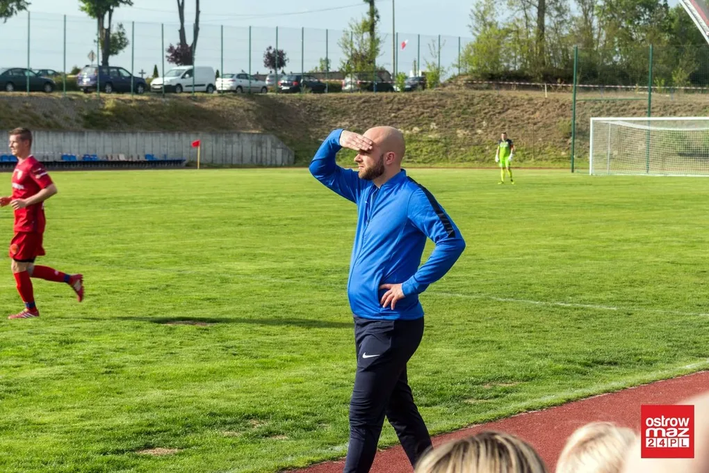 Piłkarski hit w Wąsewie dla Narwi (zdjęcia, wideo)