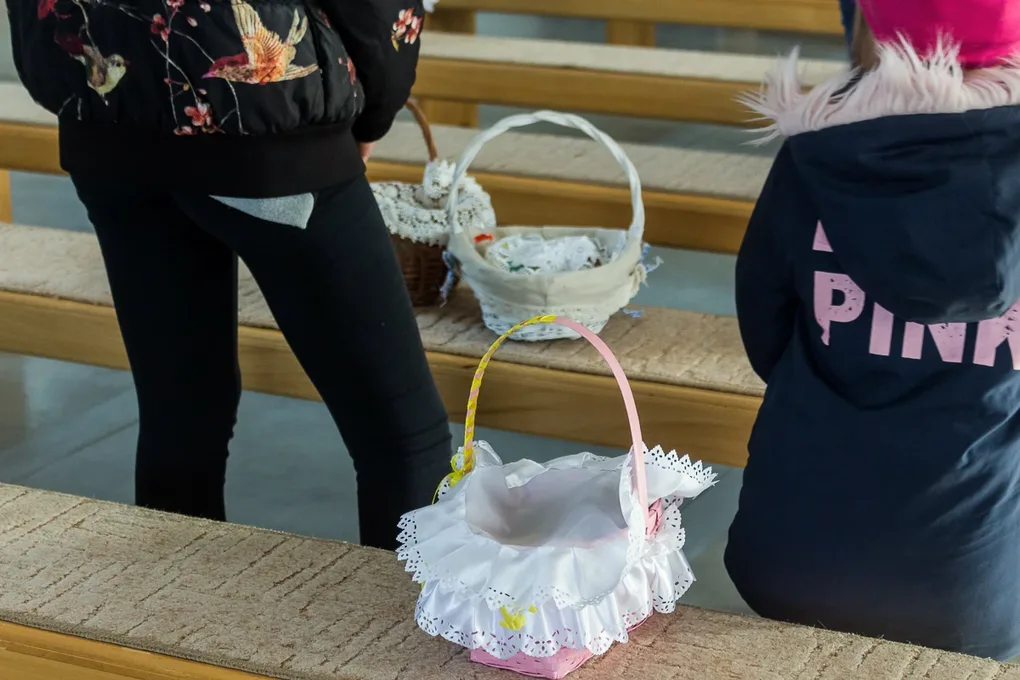 Święcenie pokarmów w ostrowskich parafiach (zdjęcia)