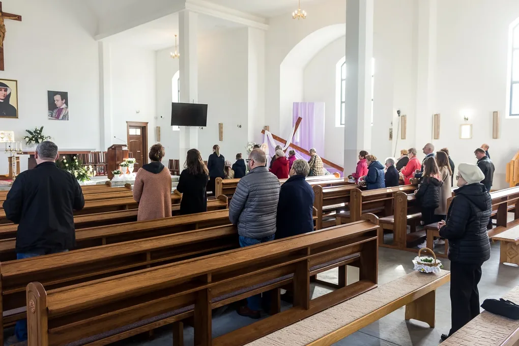 Święcenie pokarmów w ostrowskich parafiach (zdjęcia)
