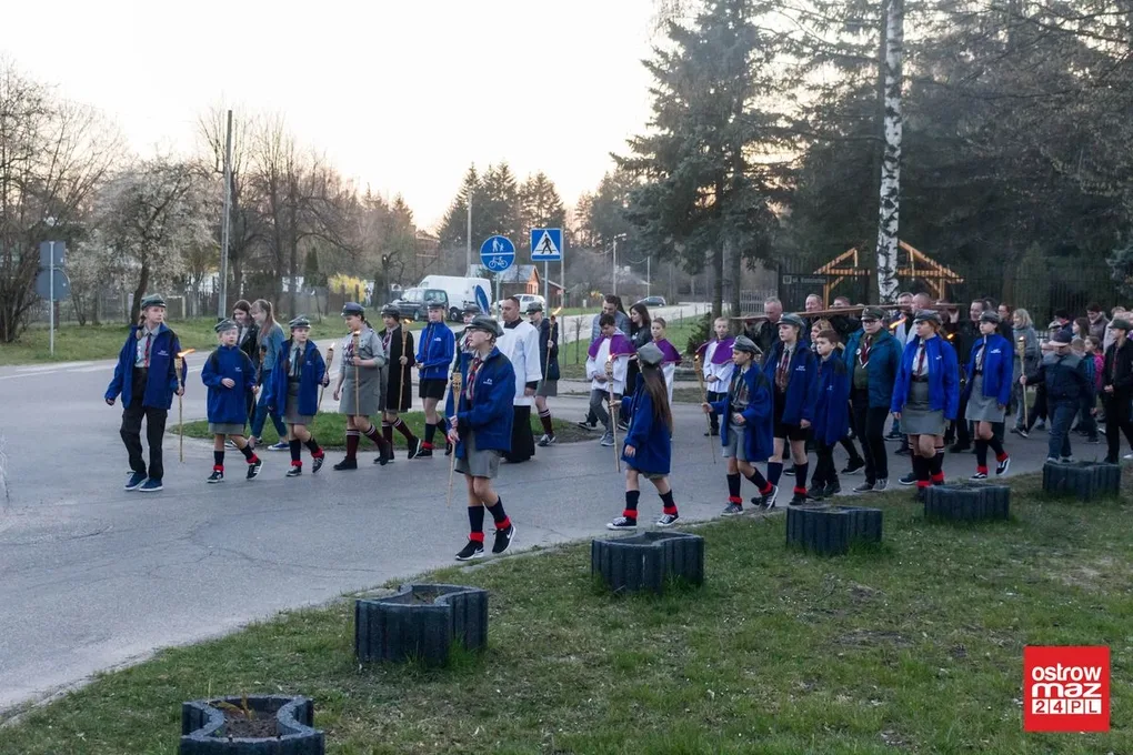 Droga krzyżowa w Komorowie (zdjęcia)