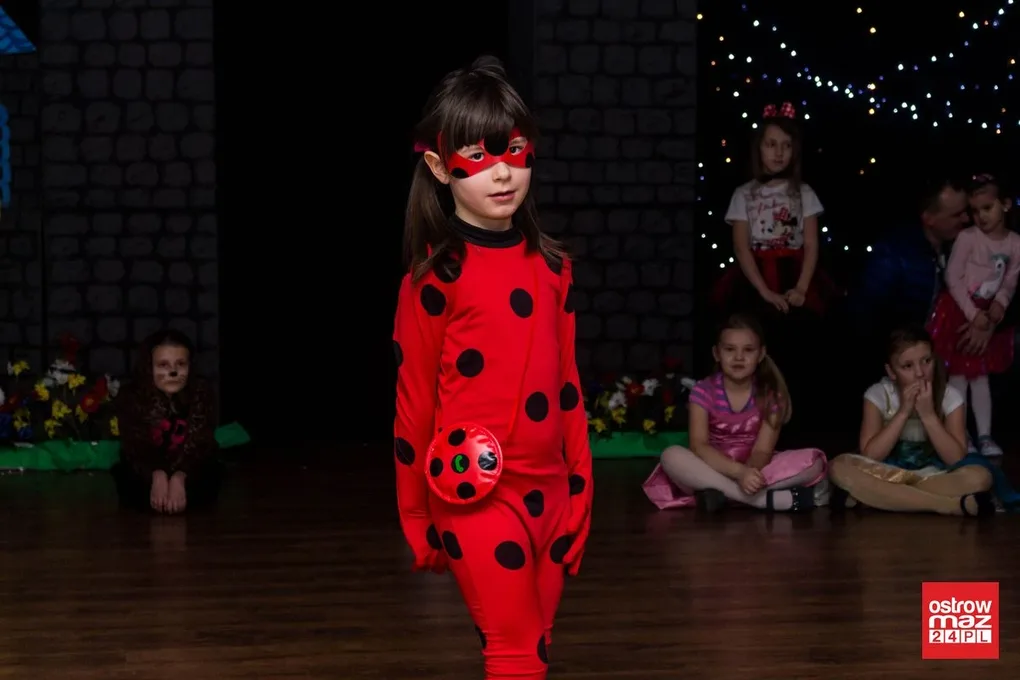 Bal karnawałowy dla dzieci w MDK (zdjęcia, wideo)