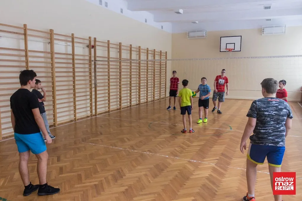 Ferie na sportowo w ostrowskich szkołach (zdjęcia)