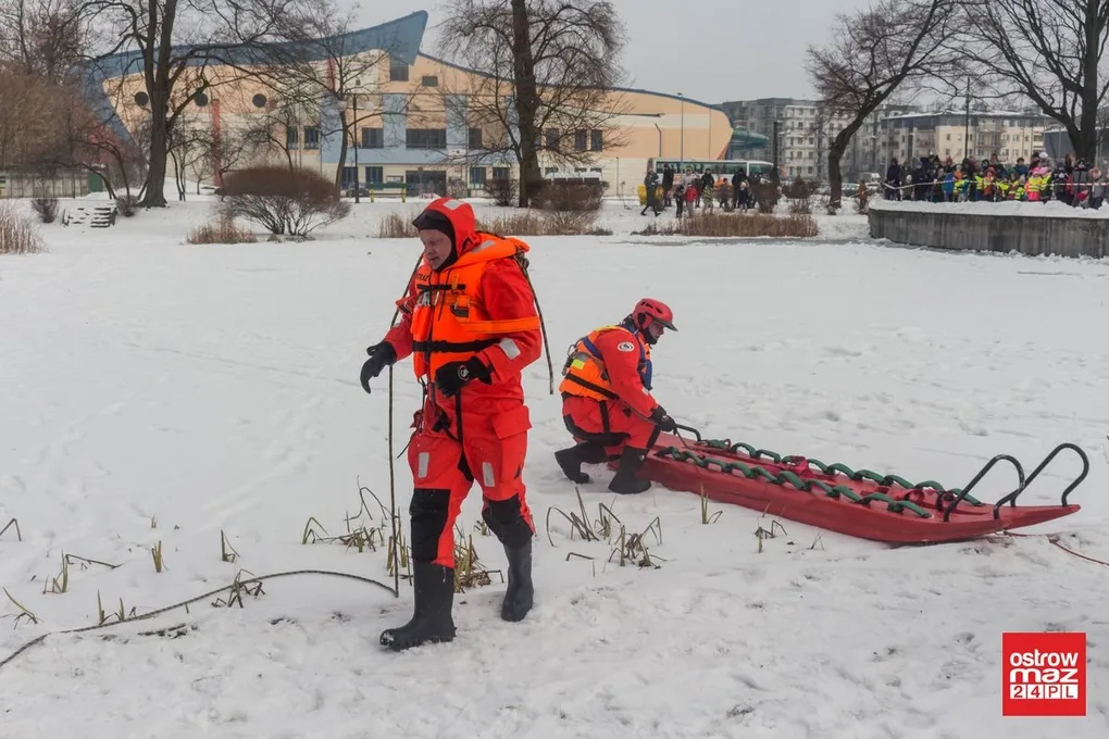 Pokaz ratownictwa lodowego (zdjęcia, wideo)