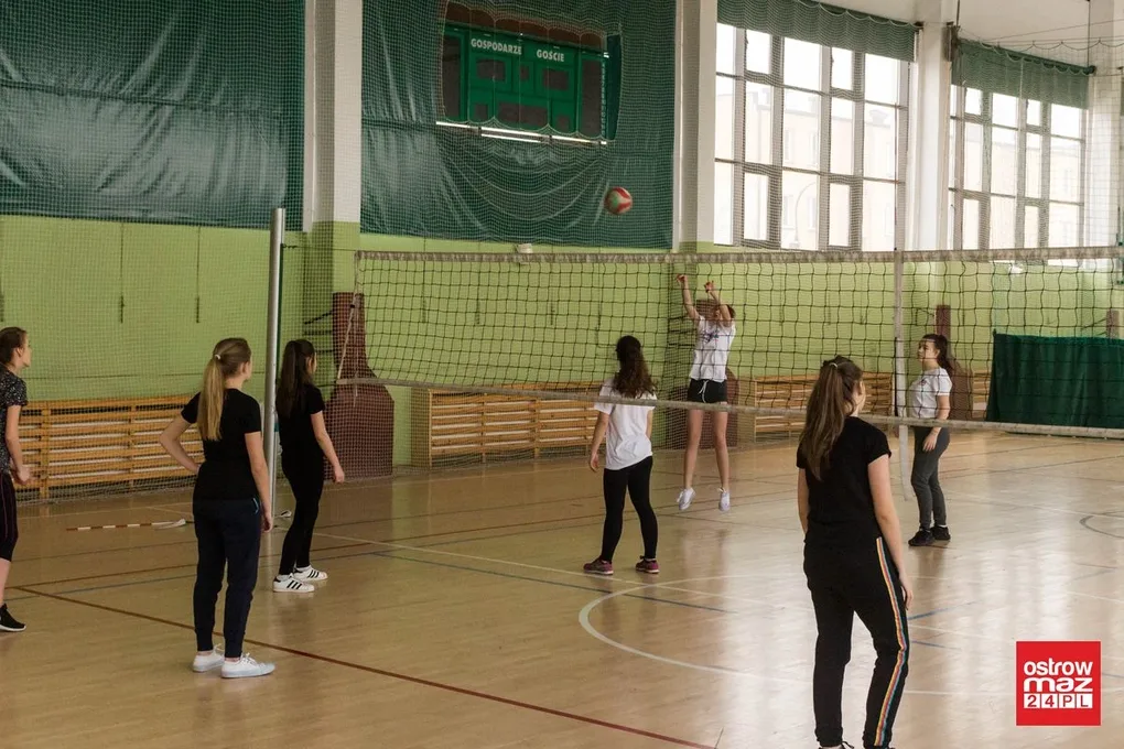 Uczniowie korzystają z feryjnego wypoczynku w szkołach (zdjęcia)