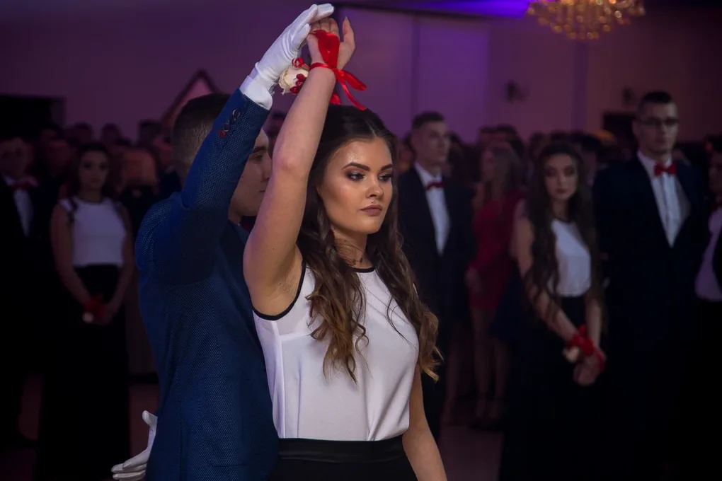 Kolejna porcja zdjęć i wideo z balu studniówkowego Rubinka