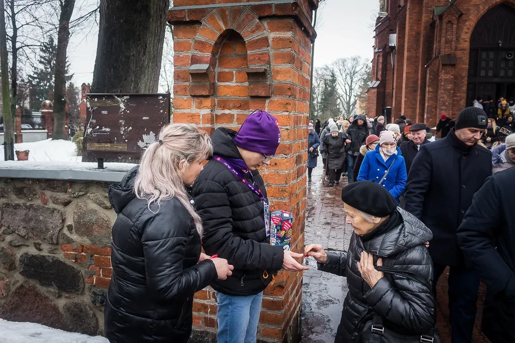 WOŚP zbiera również w Ostrowi Mazowieckiej (zdjęcia)