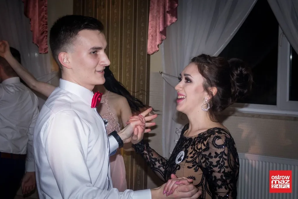 Studniówka ZS CKR w Starym Lubiejewie (zdjęcia, wideo)