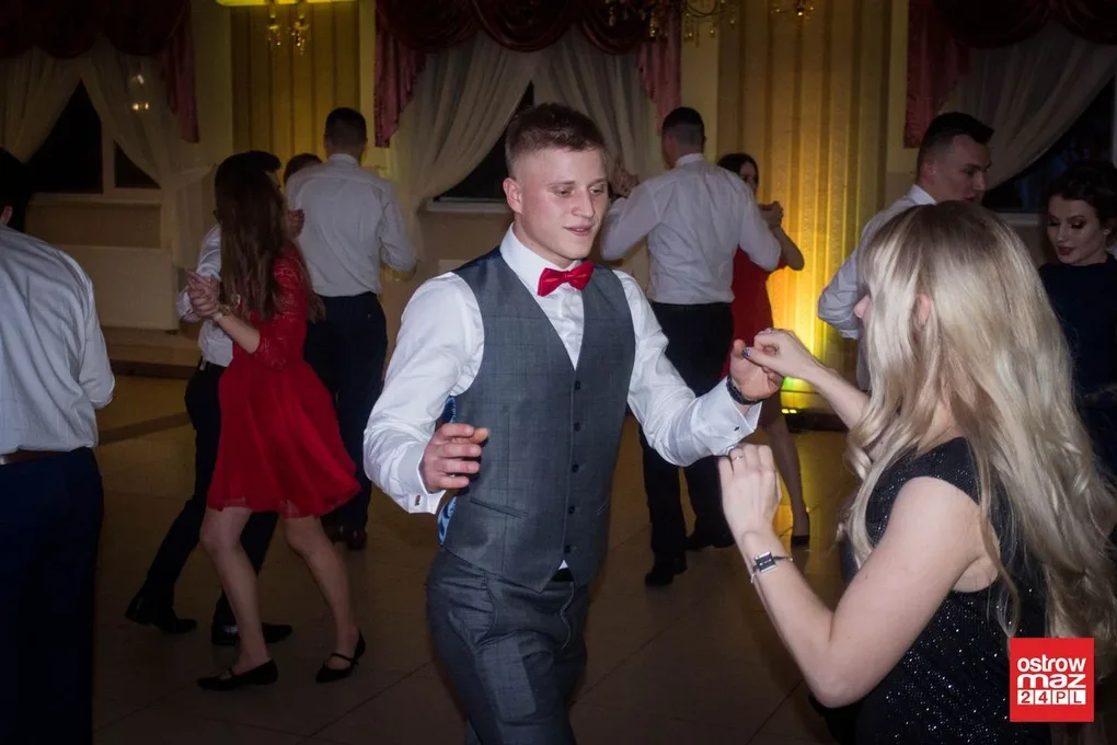 Studniówka ZS CKR w Starym Lubiejewie (zdjęcia, wideo)