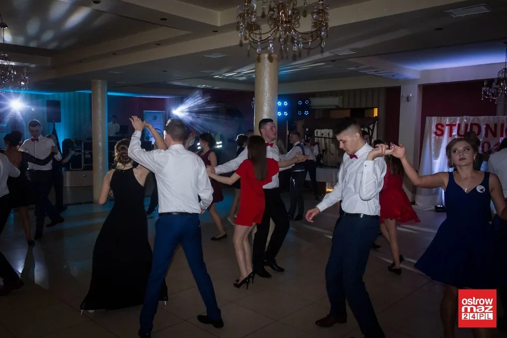 Studniówka ZS CKR w Starym Lubiejewie (zdjęcia, wideo)