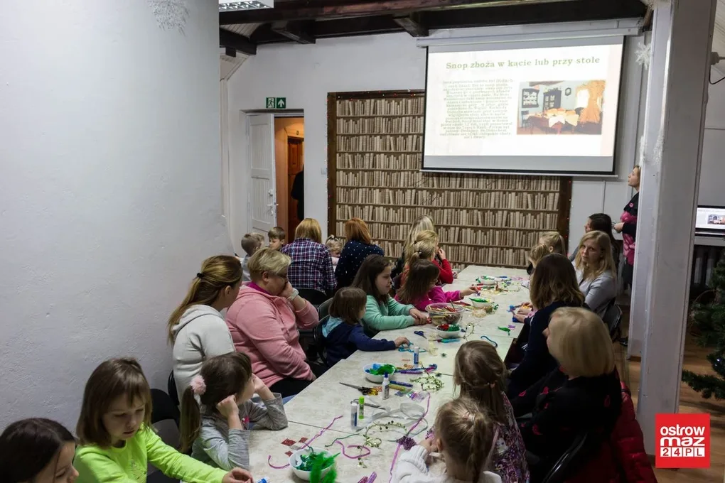 Świąteczne warsztaty w ostrowskiej bibliotece (zdjęcia, wideo)