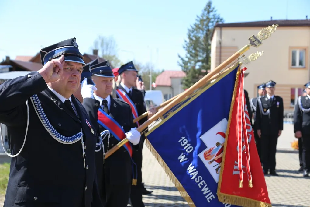 Podwójna uroczystość w Wąsewie: Święto Konstytucji 3 Maja i Dzień Strażaka. Zobaczcie zdjęcia