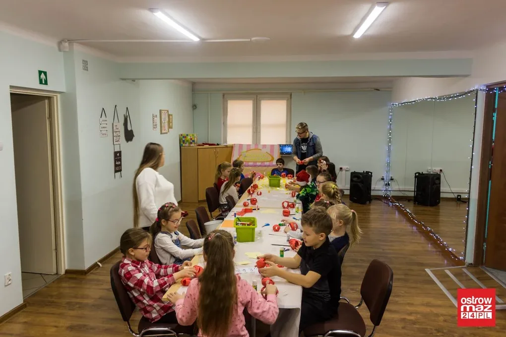 Świąteczne warsztaty plastyczne w MDK (zdjęcia, wideo)