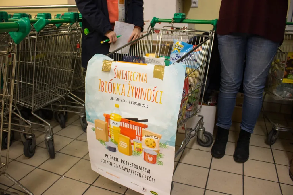 Świąteczna Zbiórka Żywności w Ostrowi Mazowieckiej (zdjęcia)