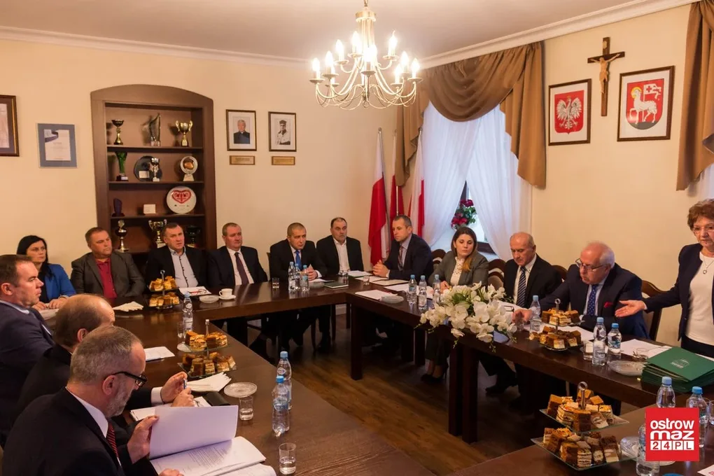 Pierwsza sesja nowej kadencji w Broku. Burmistrz i radni ślubowali (zdjęcia)