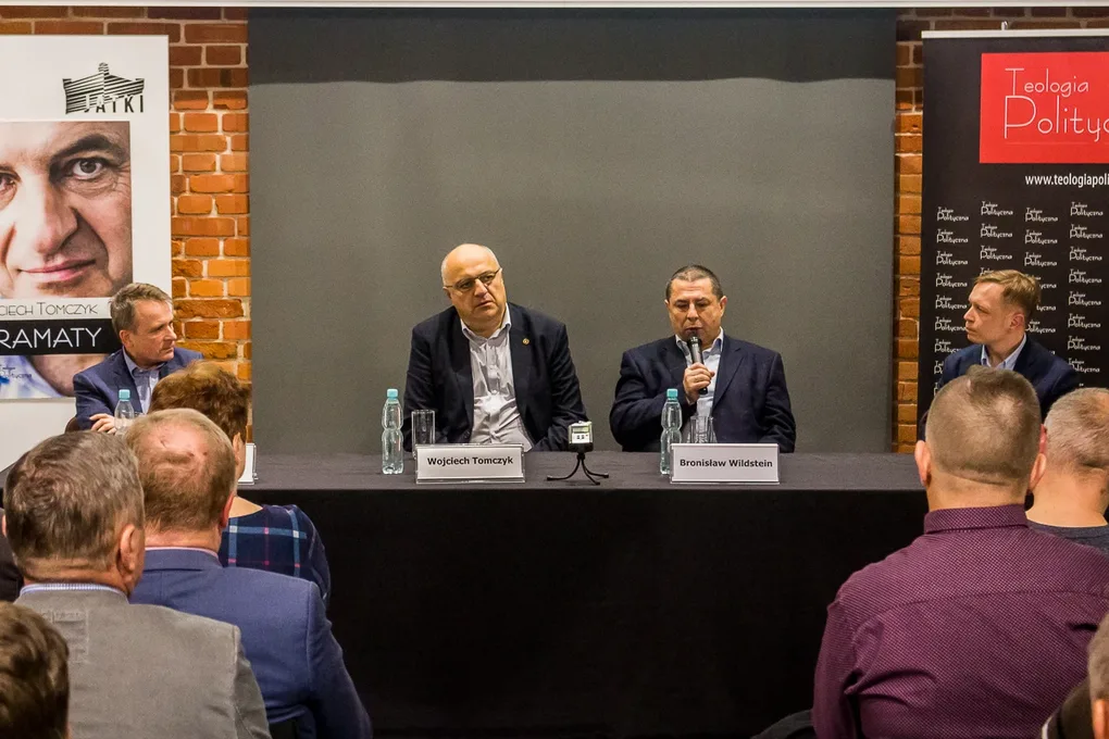 Debata o Piłsudskim (zdjęcia, wideo)