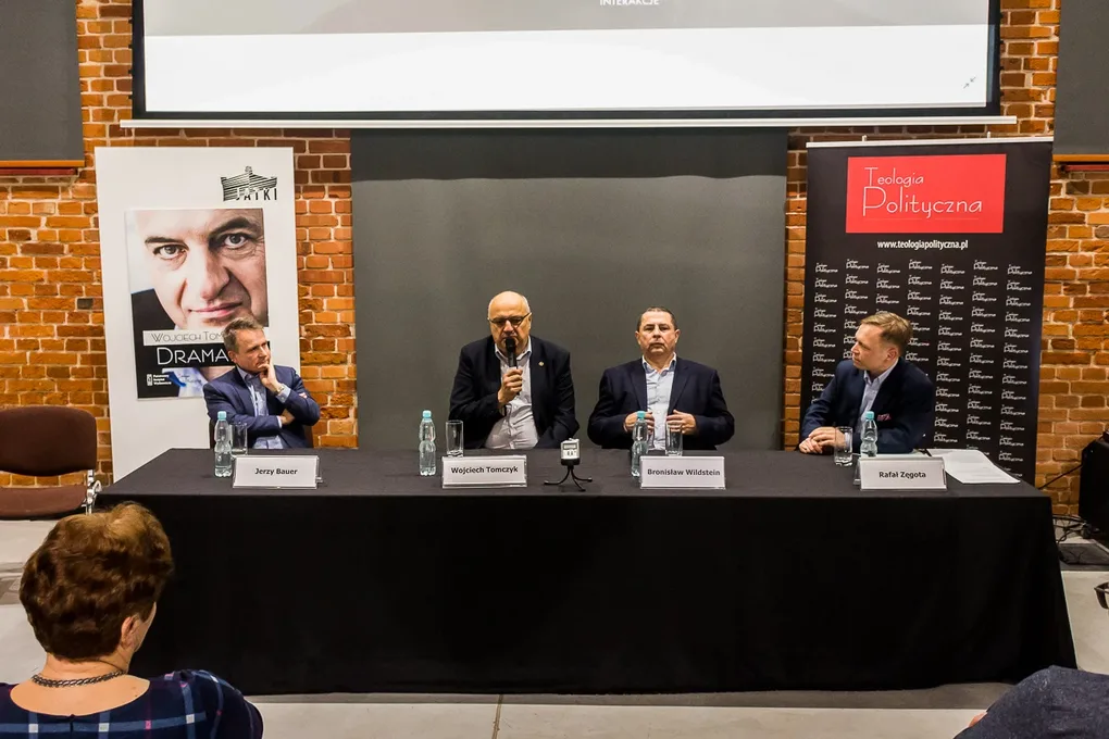 Debata o Piłsudskim (zdjęcia, wideo)