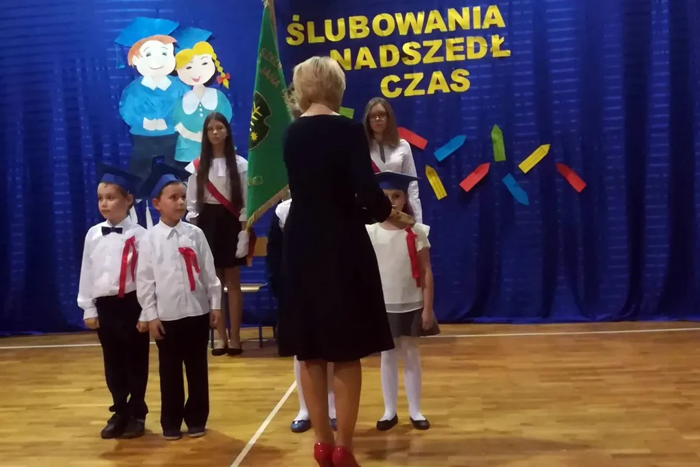 "Dwójka": ślubowanie pierwszaków (zdjęcia)